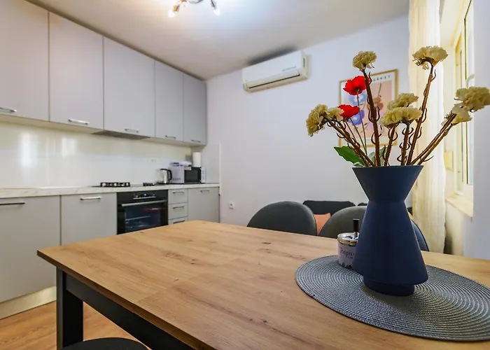 Pretty Apartment In The Centre - Old Town Zadar