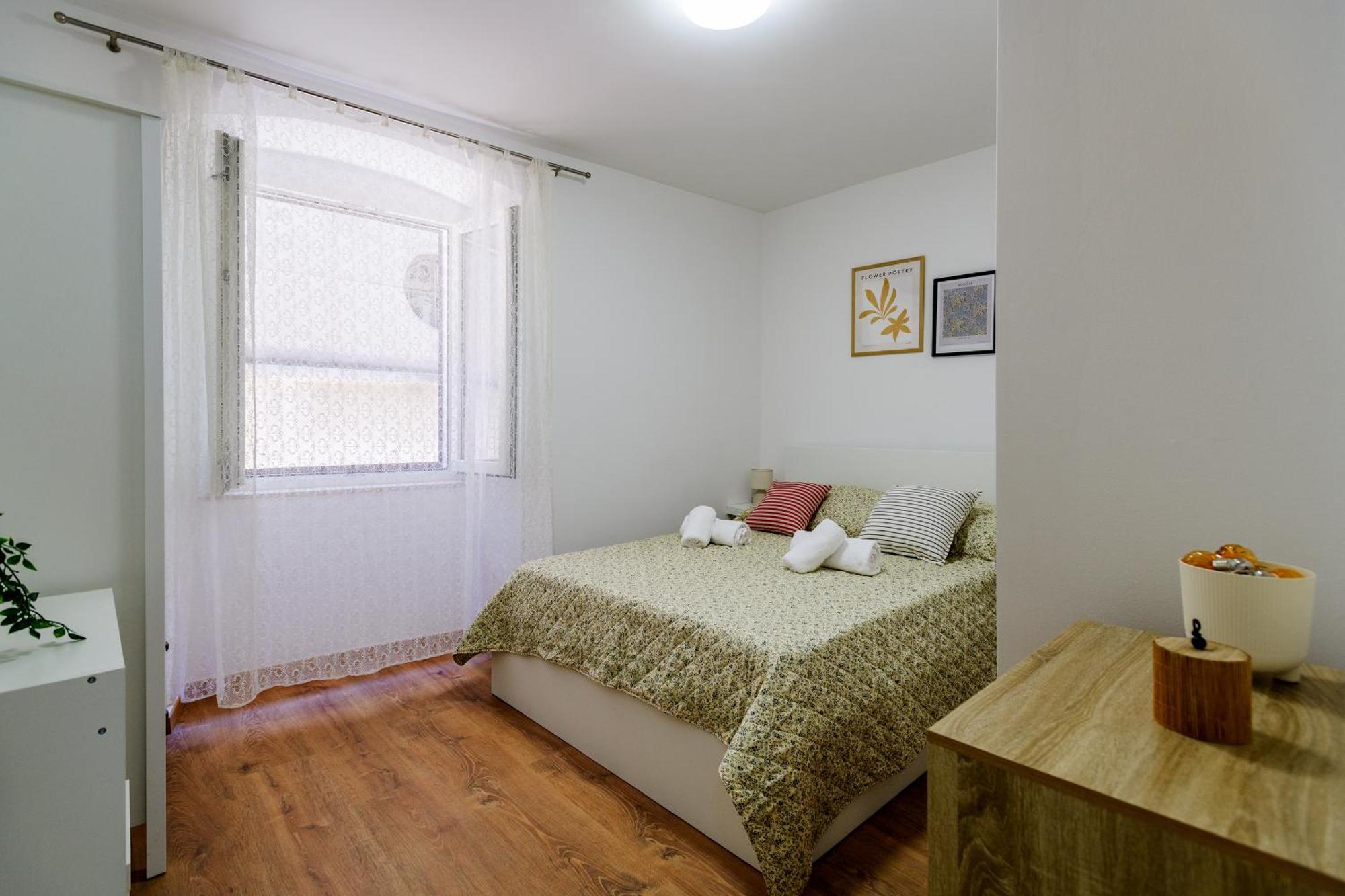 Pretty In The Centre - Old Town Apartment