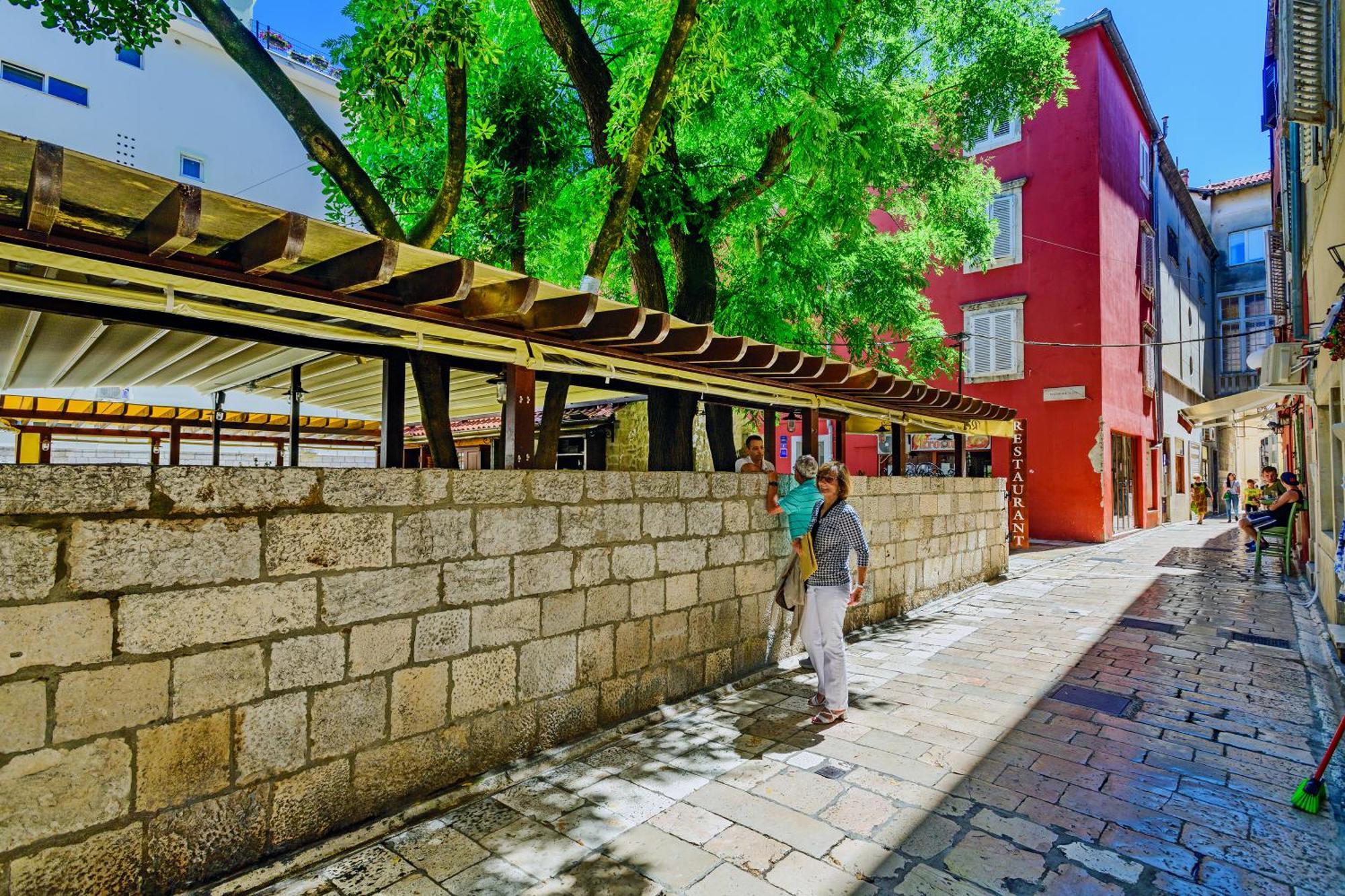 Pretty In The Centre - Old Town