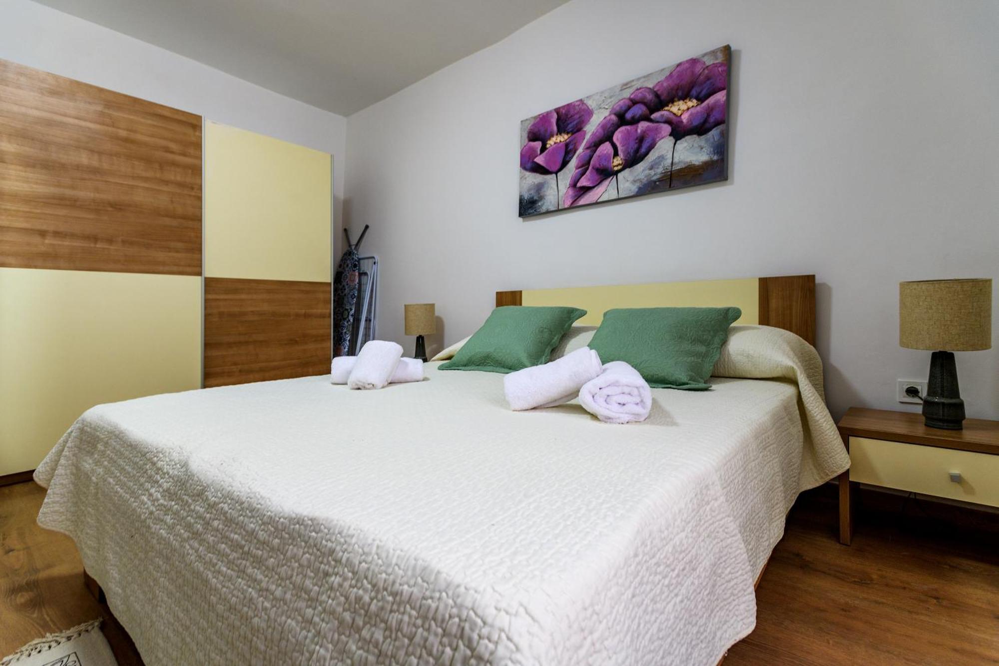 Pretty In The Centre - Old Town Apartment