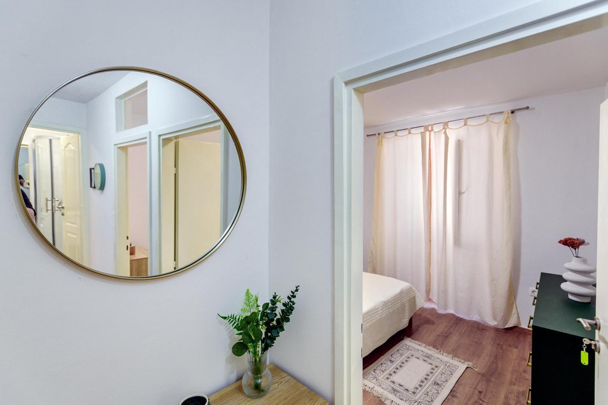Pretty In The Centre - Old Town Apartment
