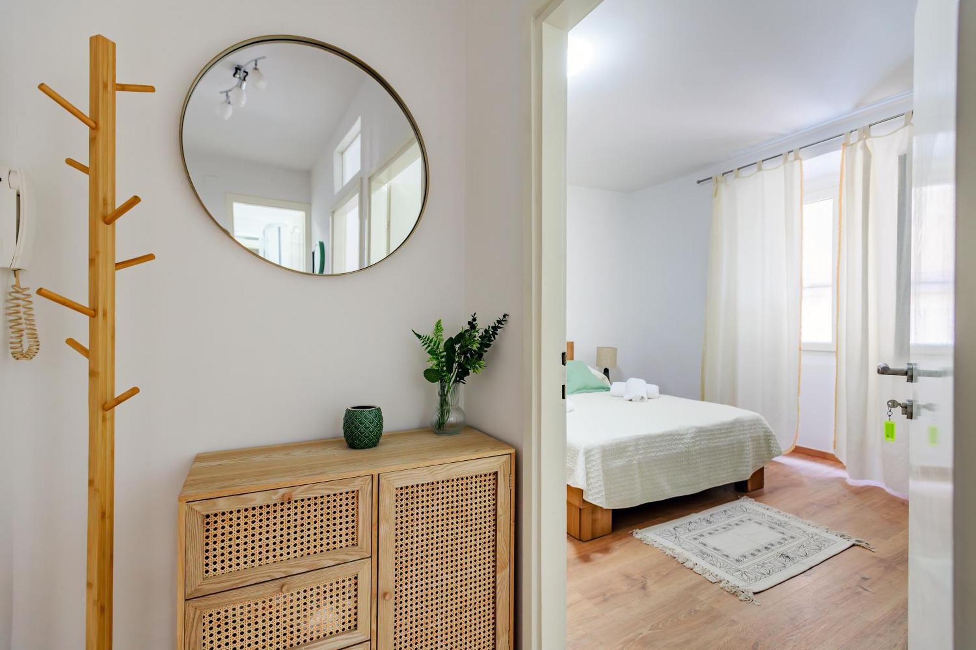 Pretty In The Centre - Old Town Apartment *